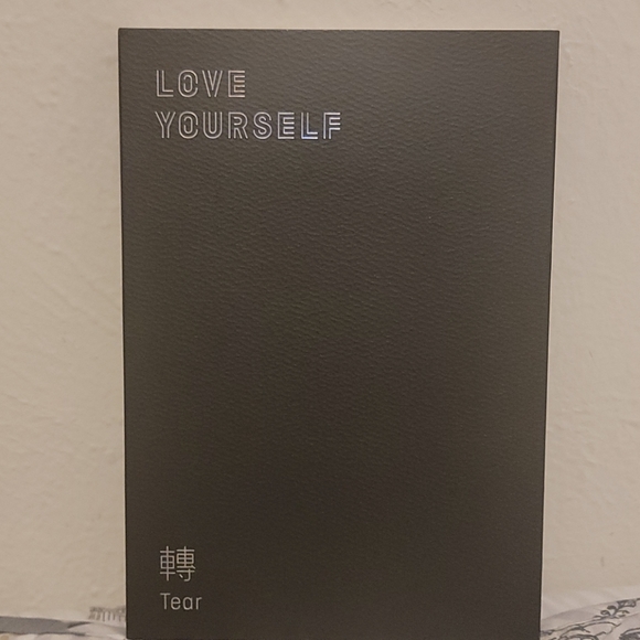 Bts album 💜 - Picture 1 of 3